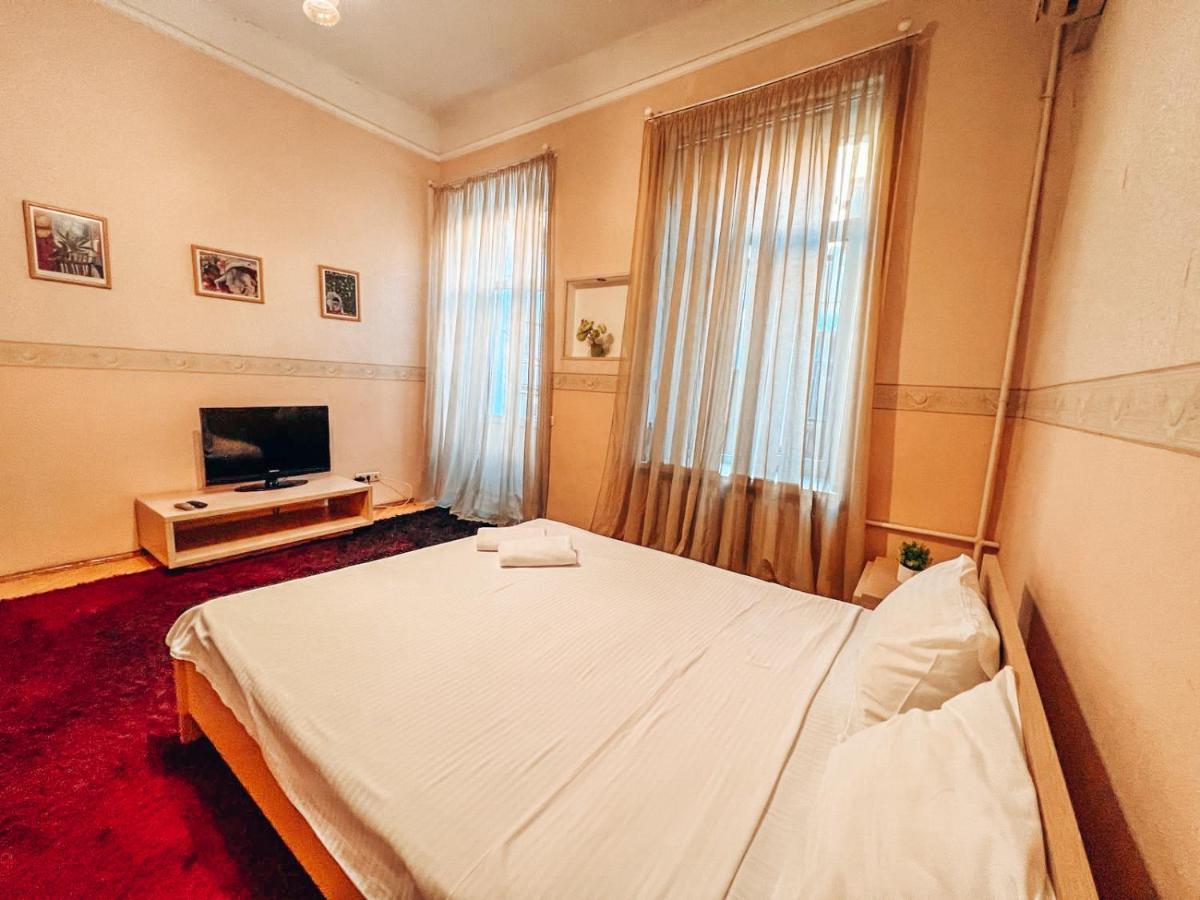 Apartment - Independence Square เคียฟ ภายนอก รูปภาพ
